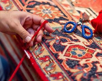 خدمات تخصصی و حرفه ای رفوی فرش در قالیشویی پارک وی
